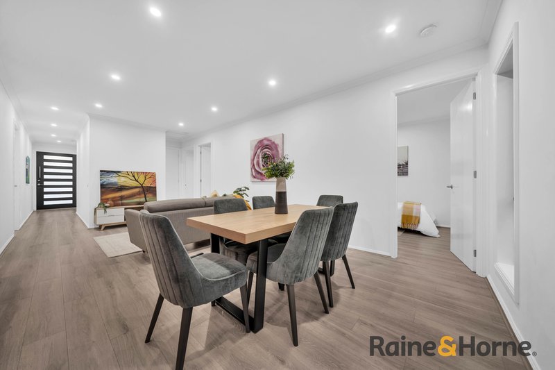 Photo - 20 Jessfield Terrace, Cranbourne East VIC 3977 - Image 13