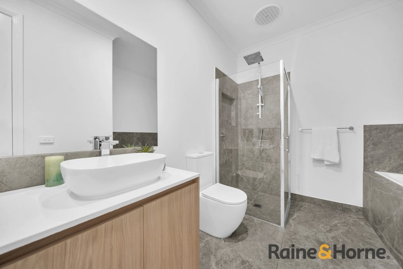 Photo - 20 Jessfield Terrace, Cranbourne East VIC 3977 - Image 14