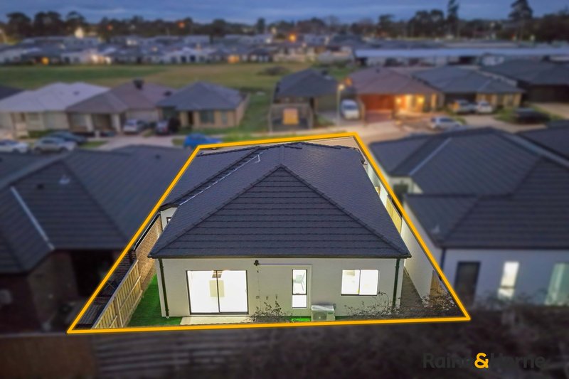 Photo - 20 Jessfield Terrace, Cranbourne East VIC 3977 - Image 17