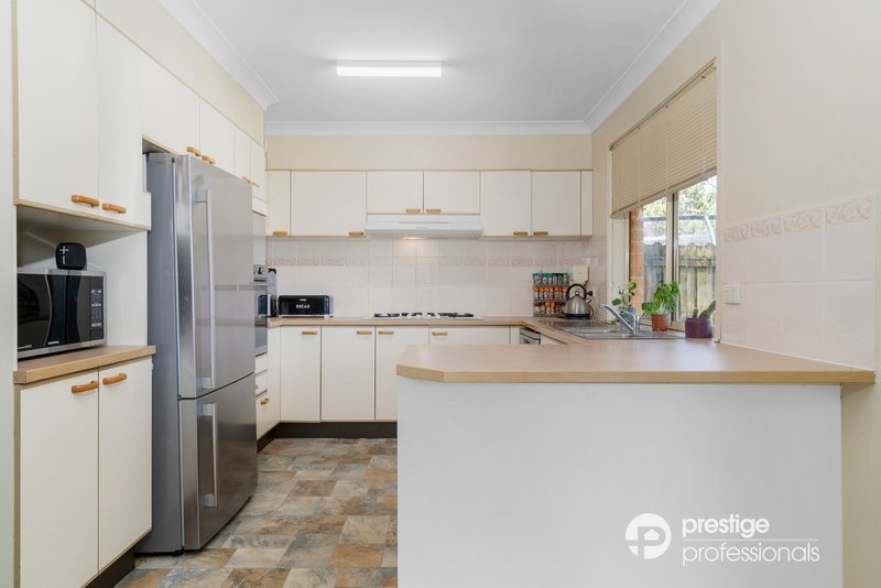 Photo - 20 Jimbour Court, Wattle Grove NSW 2173 - Image 3