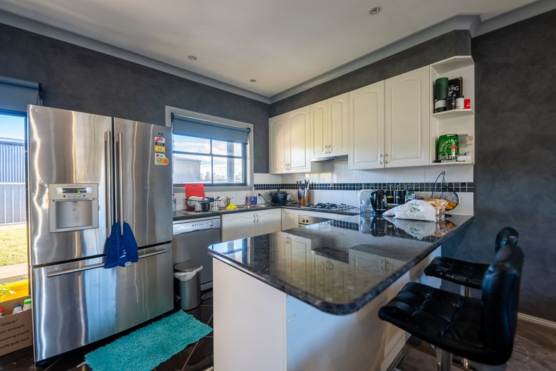 Photo - 20 John Girdham Place, Forbes NSW 2871 - Image 4