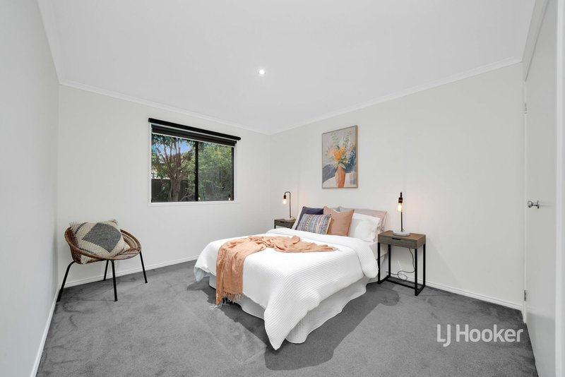 Photo - 20 Juniper Avenue, Point Cook VIC 3030 - Image 14