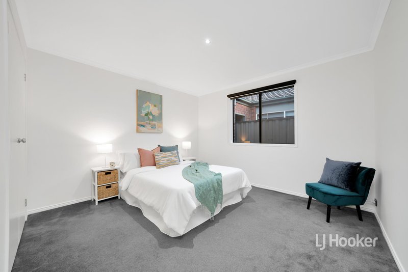 Photo - 20 Juniper Avenue, Point Cook VIC 3030 - Image 15