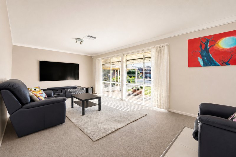 Photo - 20 Kareela Crescent, Greenacre NSW 2190 - Image 5