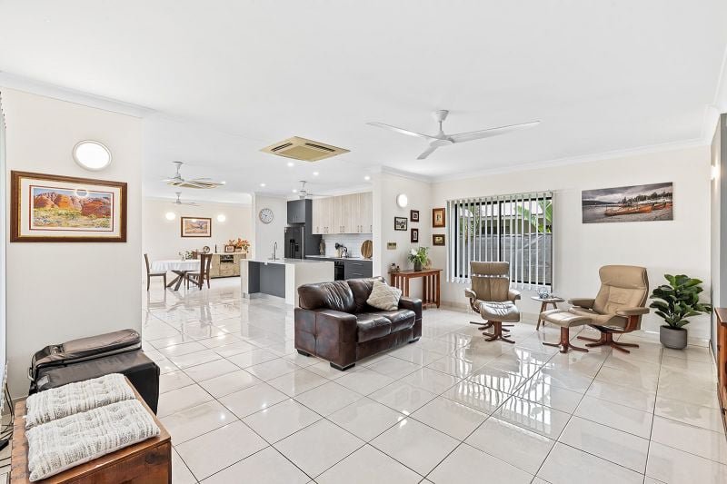 Photo - 20 Kenbi Place, Rosebery NT 0832 - Image 6