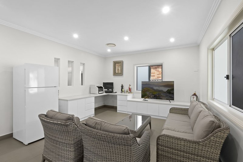 Photo - 20 Kenyons Road, Merrylands NSW 2160 - Image 3