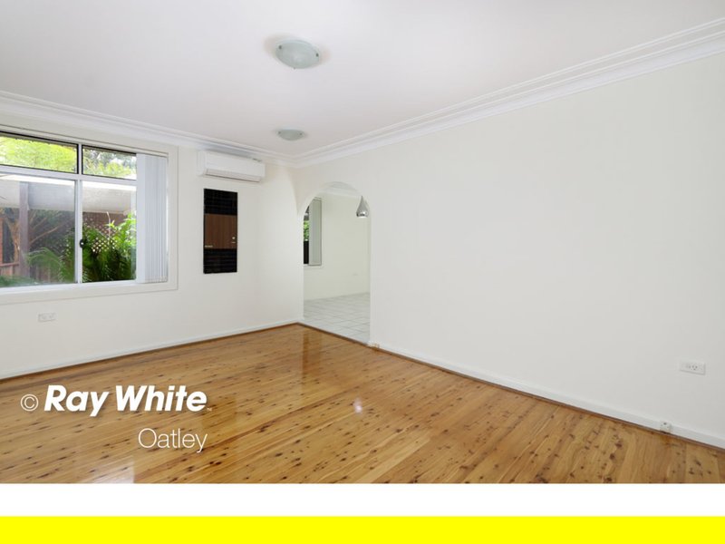 Photo - 20 Kerrie Crescent, Peakhurst NSW 2210 - Image 4