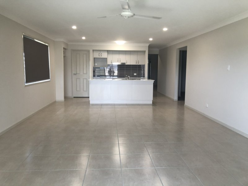 Photo - 20 Kincraig Circuit, Spring Mountain QLD 4300 - Image 2