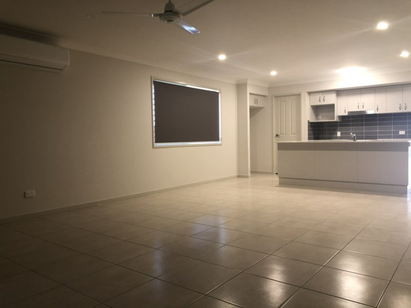 Photo - 20 Kincraig Circuit, Spring Mountain QLD 4300 - Image 5