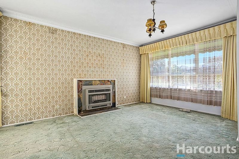 Photo - 20 Kincumber Drive, Glen Waverley VIC 3150 - Image 4