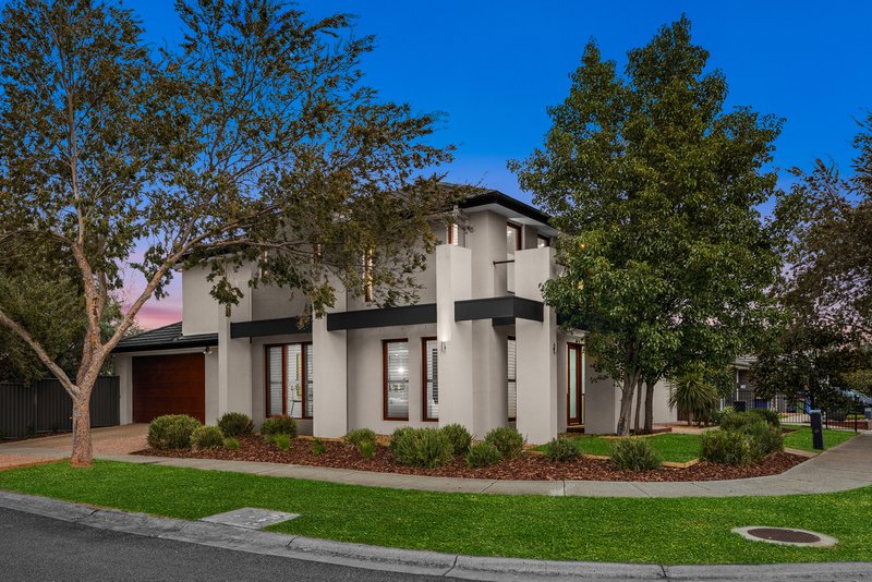 Photo - 20 Kindred Avenue, Cranbourne North VIC 3977 - Image 2
