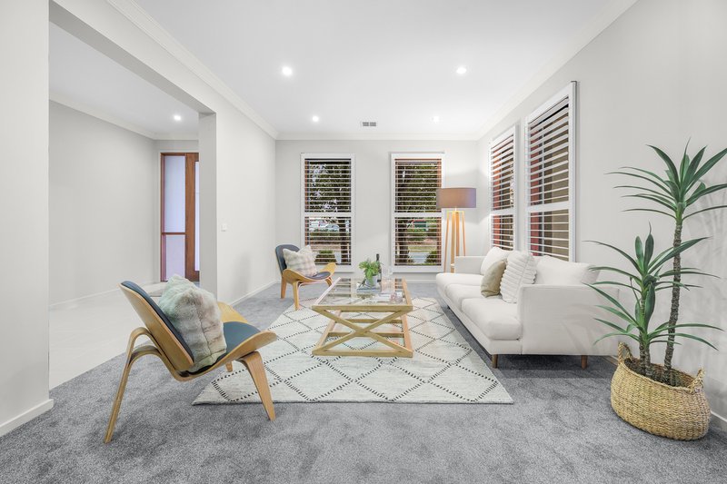 Photo - 20 Kindred Avenue, Cranbourne North VIC 3977 - Image 3