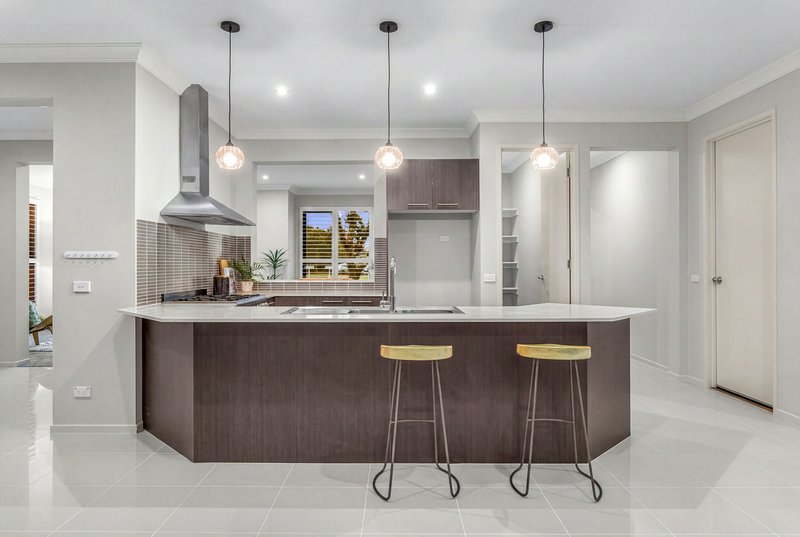 Photo - 20 Kindred Avenue, Cranbourne North VIC 3977 - Image 8