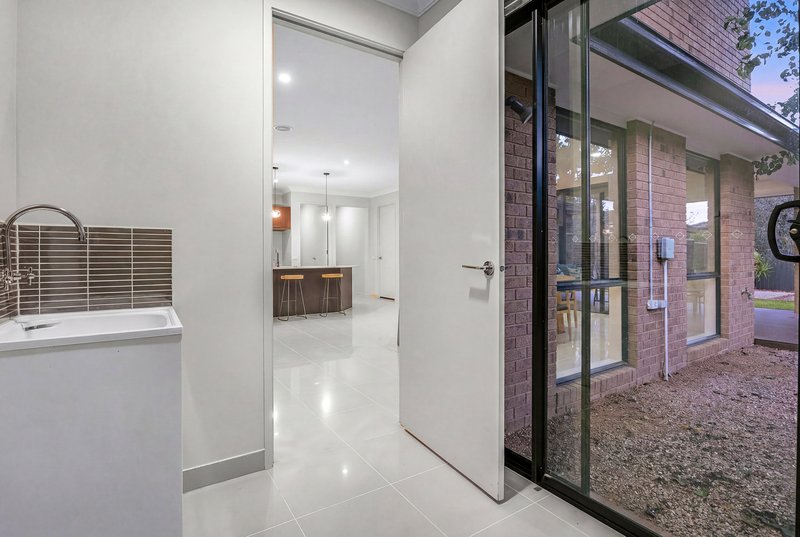 Photo - 20 Kindred Avenue, Cranbourne North VIC 3977 - Image 13
