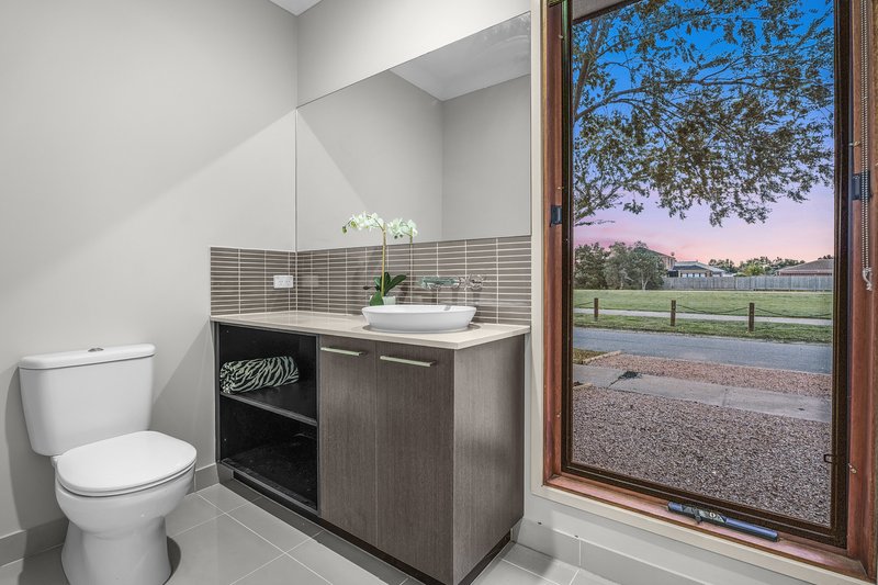 Photo - 20 Kindred Avenue, Cranbourne North VIC 3977 - Image 14