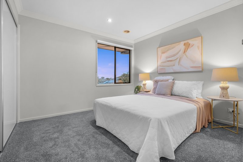 Photo - 20 Kindred Avenue, Cranbourne North VIC 3977 - Image 19