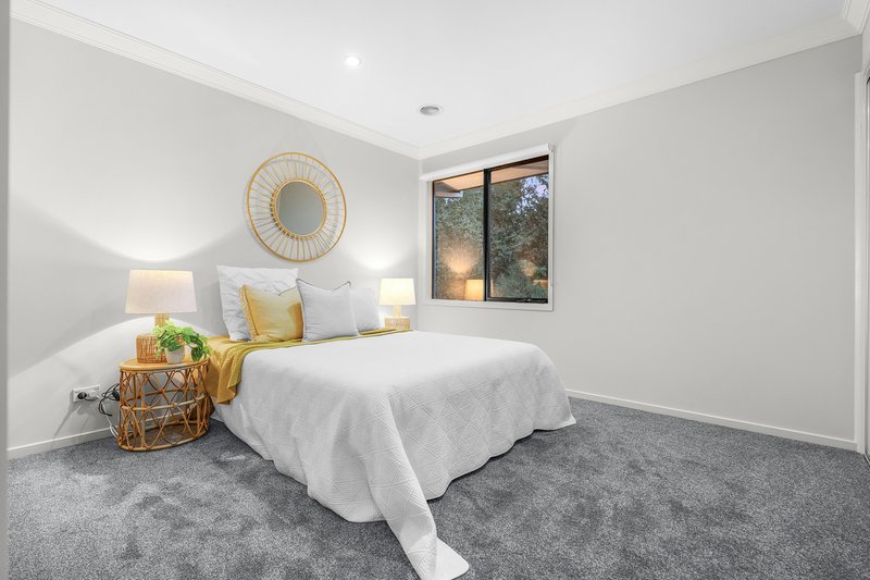 Photo - 20 Kindred Avenue, Cranbourne North VIC 3977 - Image 20