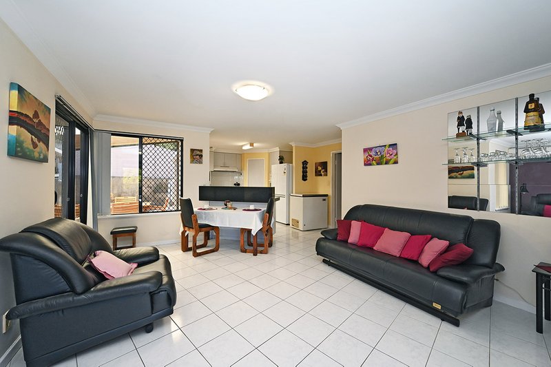 Photo - 20 Kings Lynn Rise, Mindarie WA 6030 - Image 11