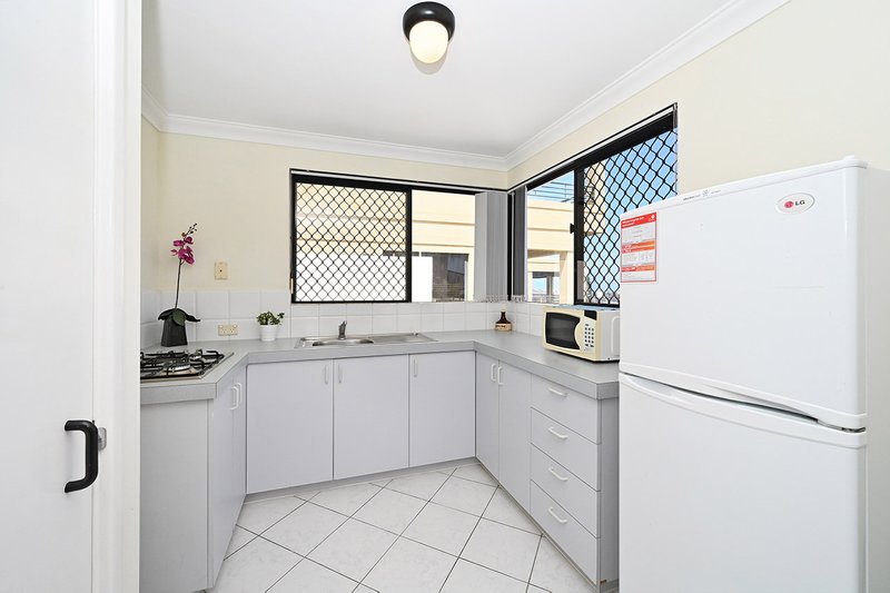 Photo - 20 Kings Lynn Rise, Mindarie WA 6030 - Image 16