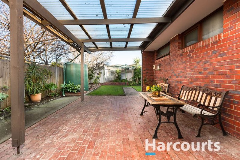 Photo - 20 Koonalda Grove, Dandenong North VIC 3175 - Image 14