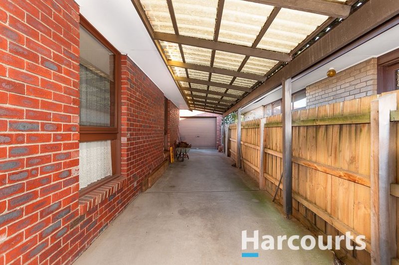 Photo - 20 Koonalda Grove, Dandenong North VIC 3175 - Image 17