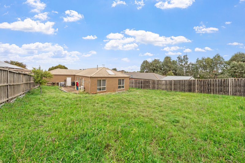 Photo - 20 Koonawarra Terrace, Harkness VIC 3337 - Image 16