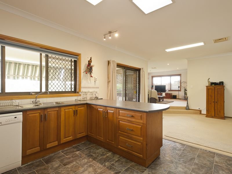 Photo - 20 Kurrajong Crescent, Taree NSW 2430 - Image 11