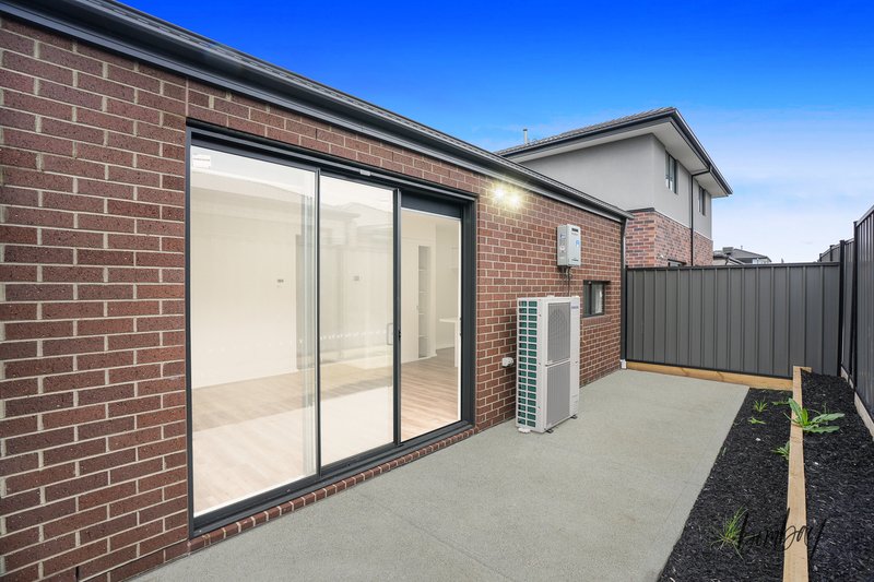 Photo - 20 Labichea Street, Craigieburn VIC 3064 - Image 13