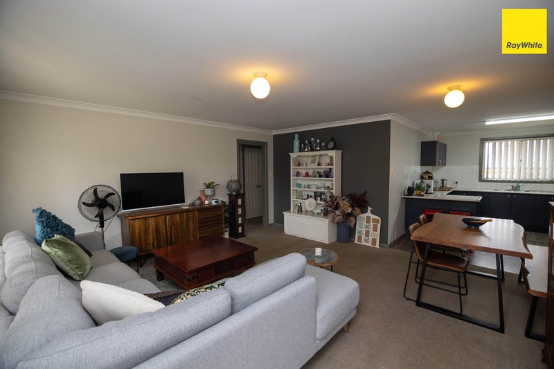 Photo - 20 Lake Inverell Drive, Inverell NSW 2360 - Image 2