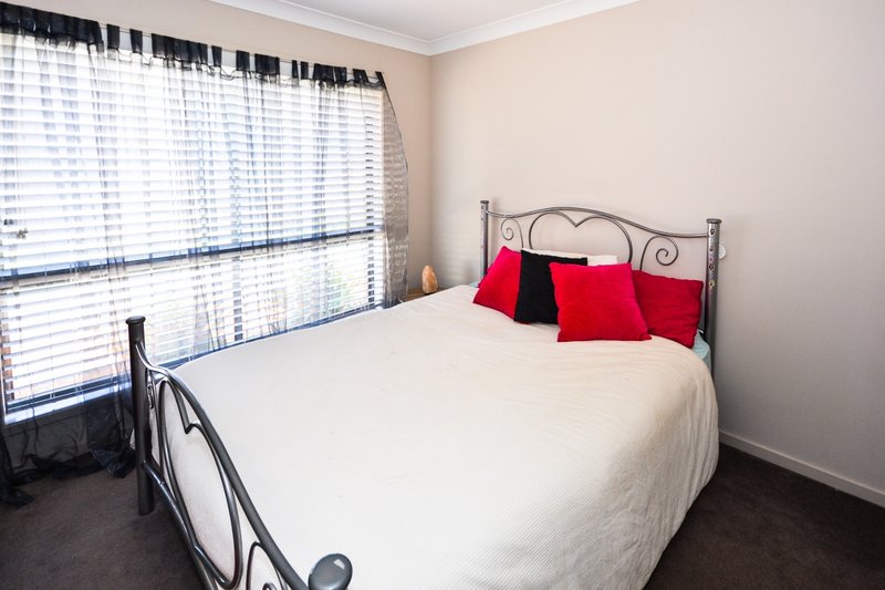 Photo - 20 Lake Paddock Drive, Leeton NSW 2705 - Image 8