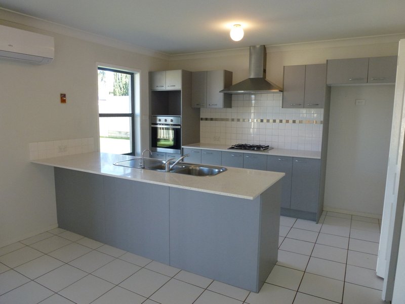 Photo - 20 Lakeaire Circuit, Cameron Park NSW 2285 - Image