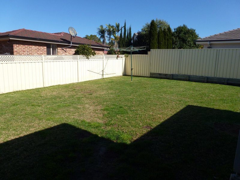 Photo - 20 Lakeaire Circuit, Cameron Park NSW 2285 - Image 3