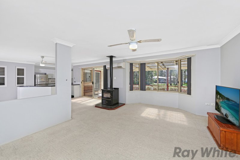 Photo - 20 Lakeshore Avenue, Chain Valley Bay NSW 2259 - Image 5