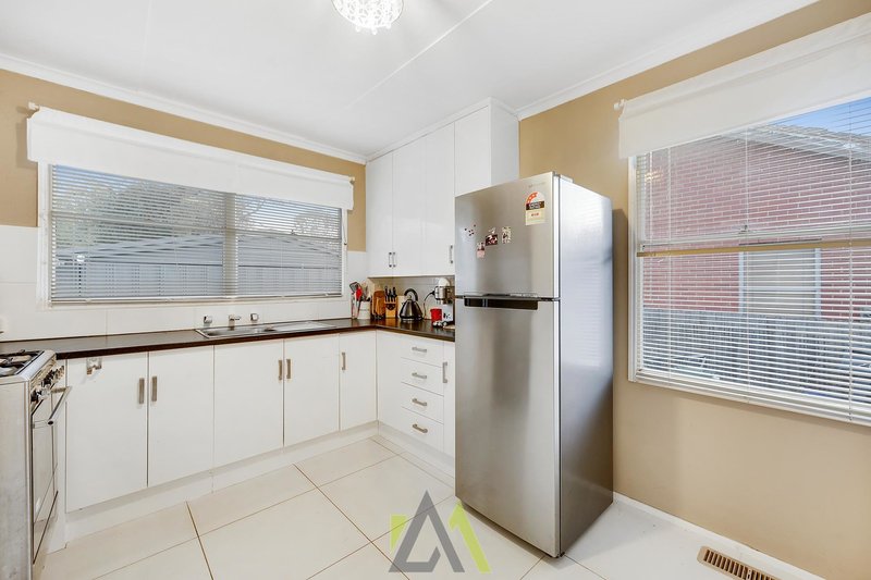 Photo - 20 Lambert Street, Frankston North VIC 3200 - Image 5