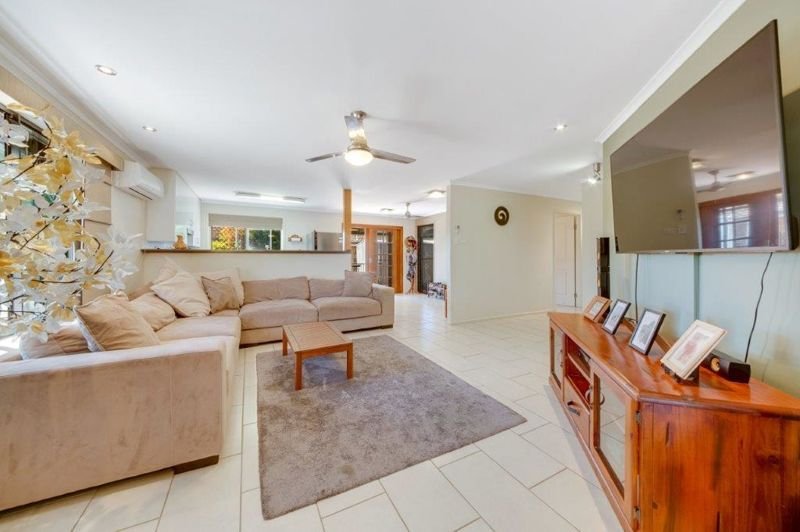 Photo - 20 Langdon Street, Tannum Sands QLD 4680 - Image 4