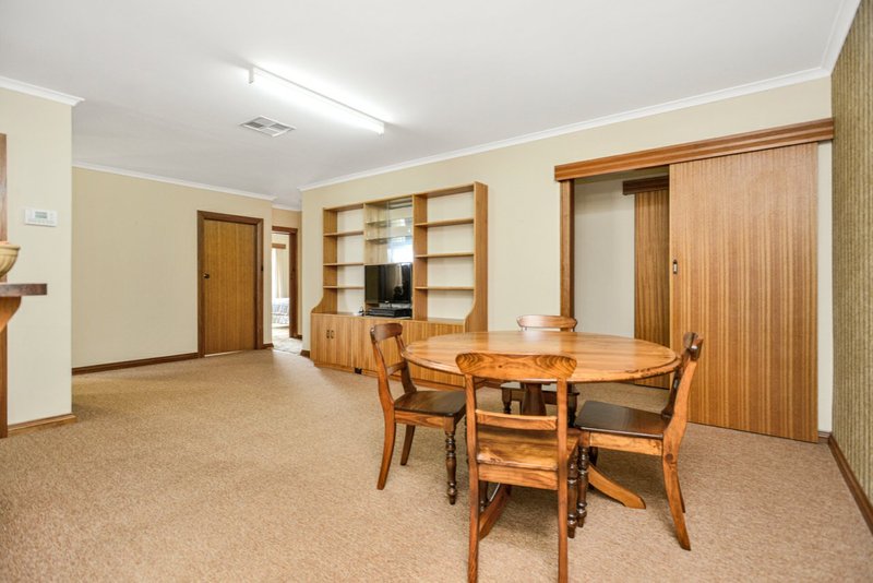 Photo - 20 Lawson Street, Victor Harbor SA 5211 - Image 6