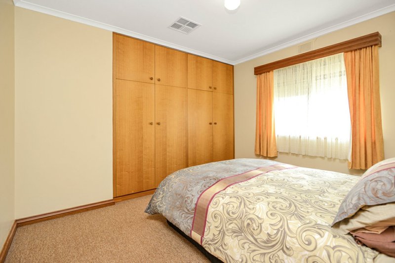 Photo - 20 Lawson Street, Victor Harbor SA 5211 - Image 11