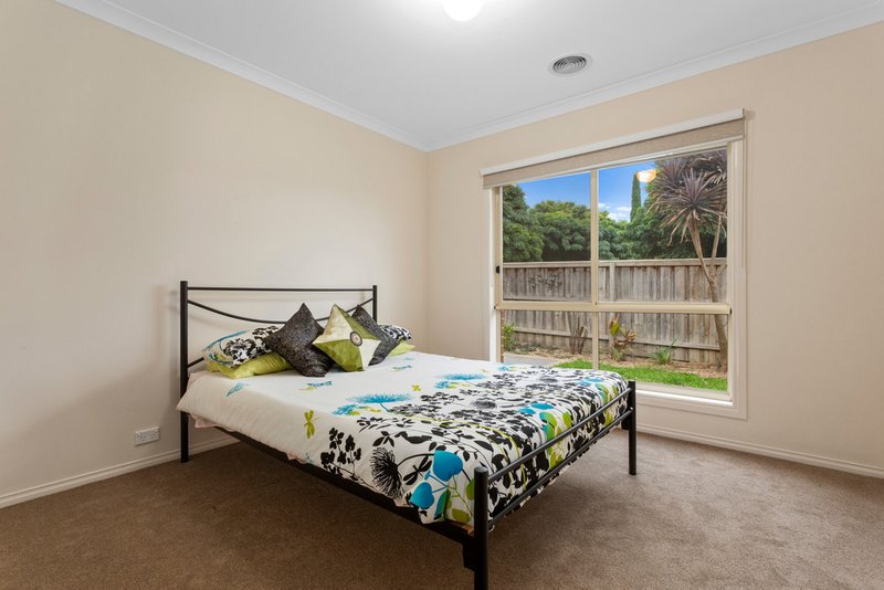 Photo - 20 Lazar Grove, South Morang VIC 3752 - Image 8