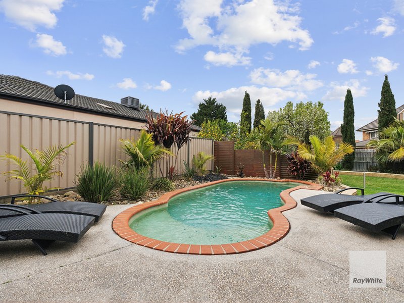 Photo - 20 Leichardt Close, Taylors Lakes VIC 3038 - Image 10