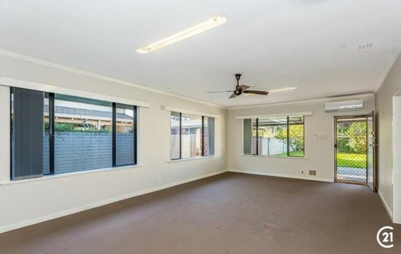 Photo - 20 Leighton Road East , Halls Head WA 6210 - Image 2