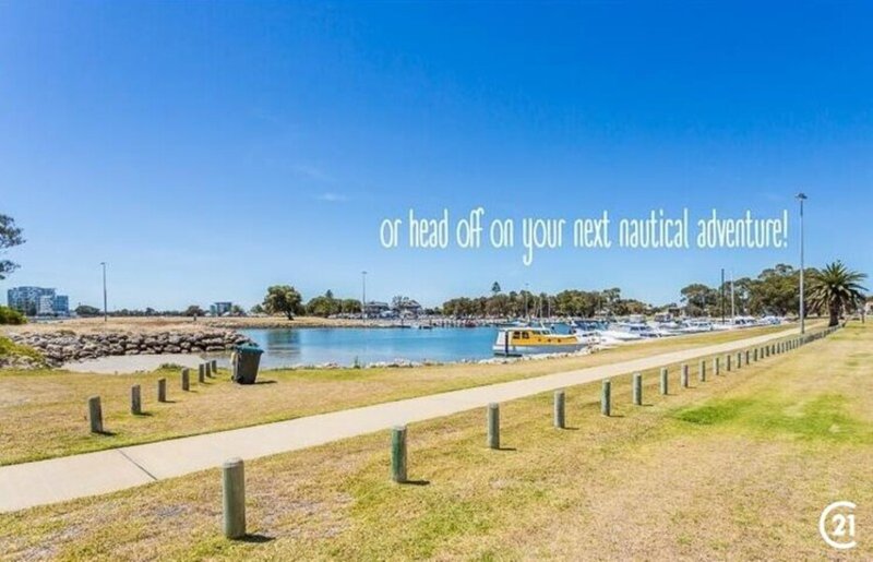 Photo - 20 Leighton Road East , Halls Head WA 6210 - Image 15