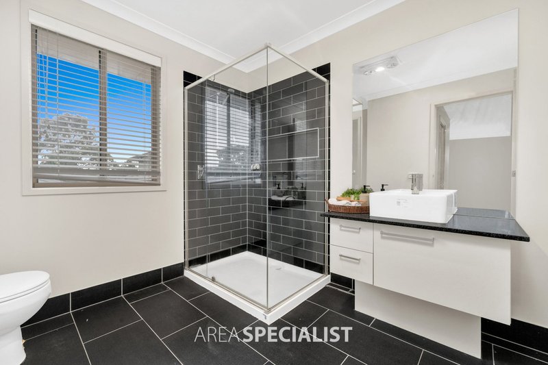 Photo - 20 Lemon Grove, Cranbourne West VIC 3977 - Image 19