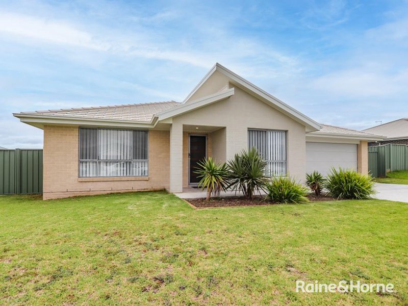 20 Lew Avenue, Eglinton NSW 2795