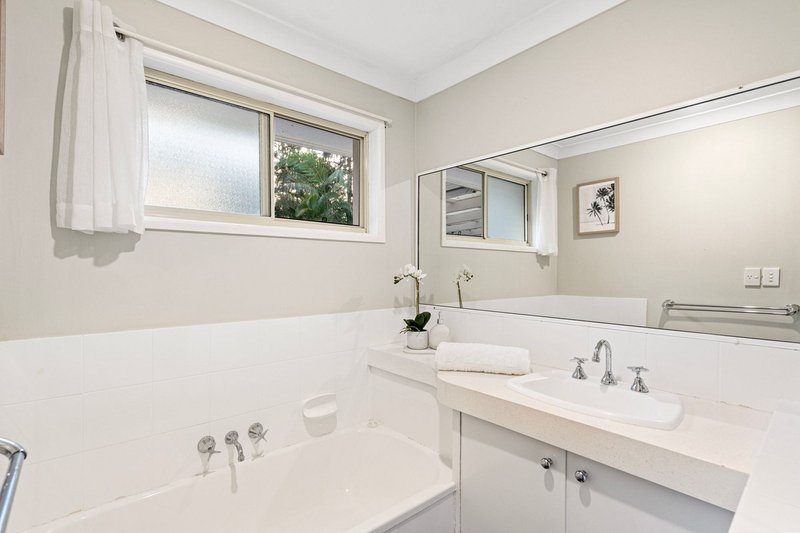 Photo - 20 Lewina Street, Daisy Hill QLD 4127 - Image 13