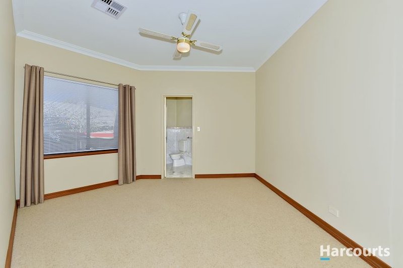 Photo - 20 Lindley Road, Halls Head WA 6210 - Image 16