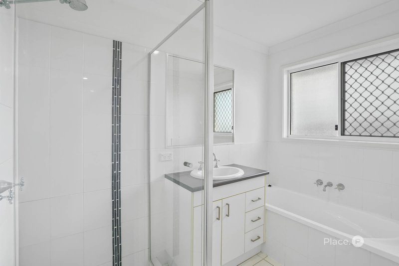 Photo - 20 Lomond Street, North Lakes QLD 4509 - Image 8