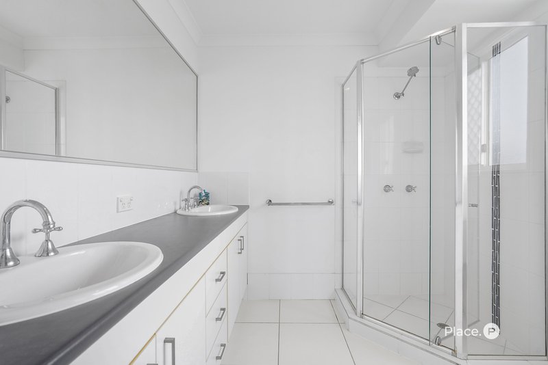 Photo - 20 Lomond Street, North Lakes QLD 4509 - Image 9