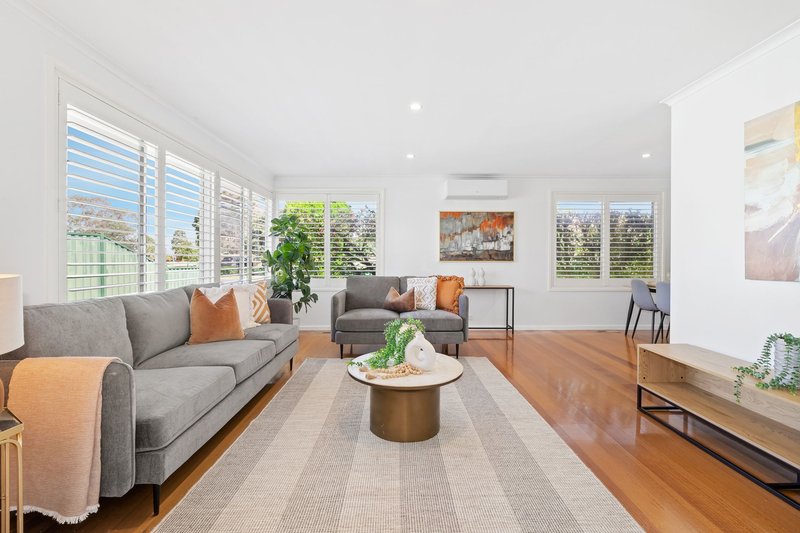 Photo - 20 Lowalde Drive, Epping VIC 3076 - Image 2