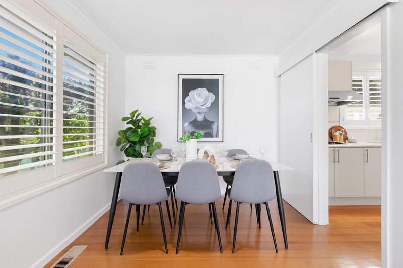 Photo - 20 Lowalde Drive, Epping VIC 3076 - Image 5