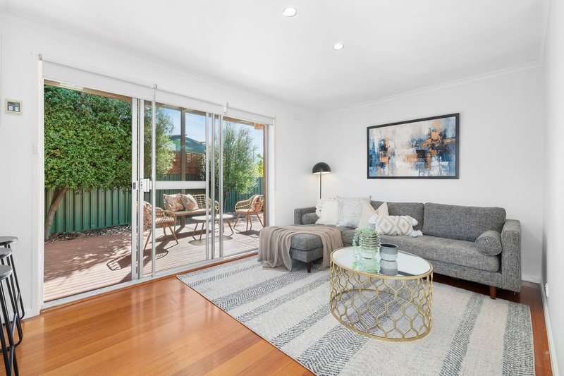 Photo - 20 Lowalde Drive, Epping VIC 3076 - Image 6